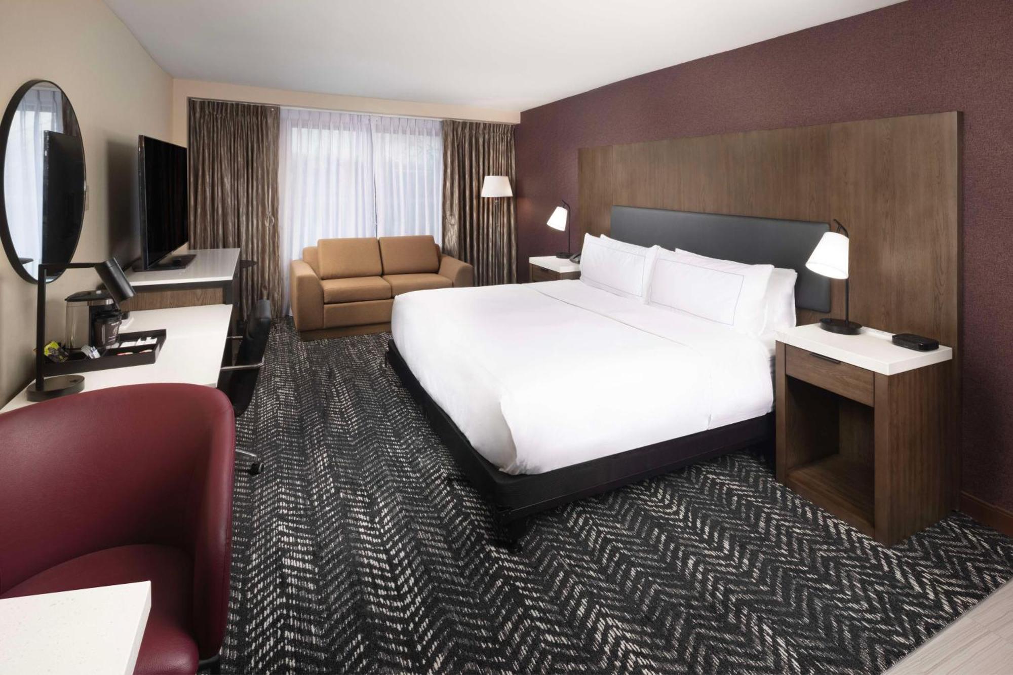 Doubletree By Hilton Manhattan, Ks Экстерьер фото