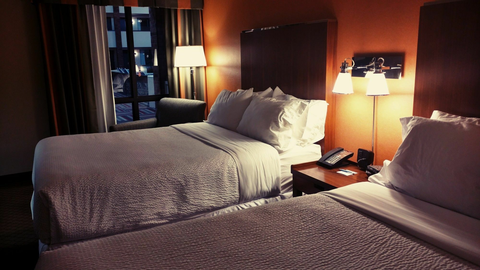 Doubletree By Hilton Manhattan, Ks Экстерьер фото